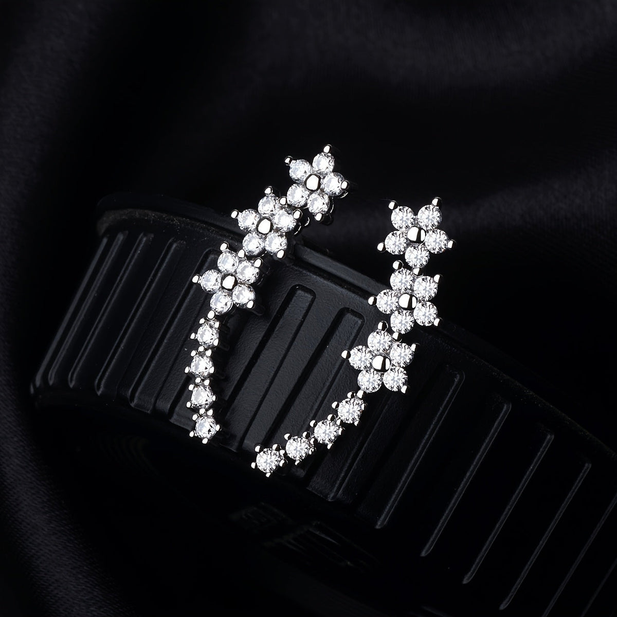 Angèle | Boucles d'Oreilles Florales Intemporelles