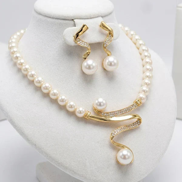 Maëva | Parure Collier et Boucles d'Oreilles en Perles Naturelles