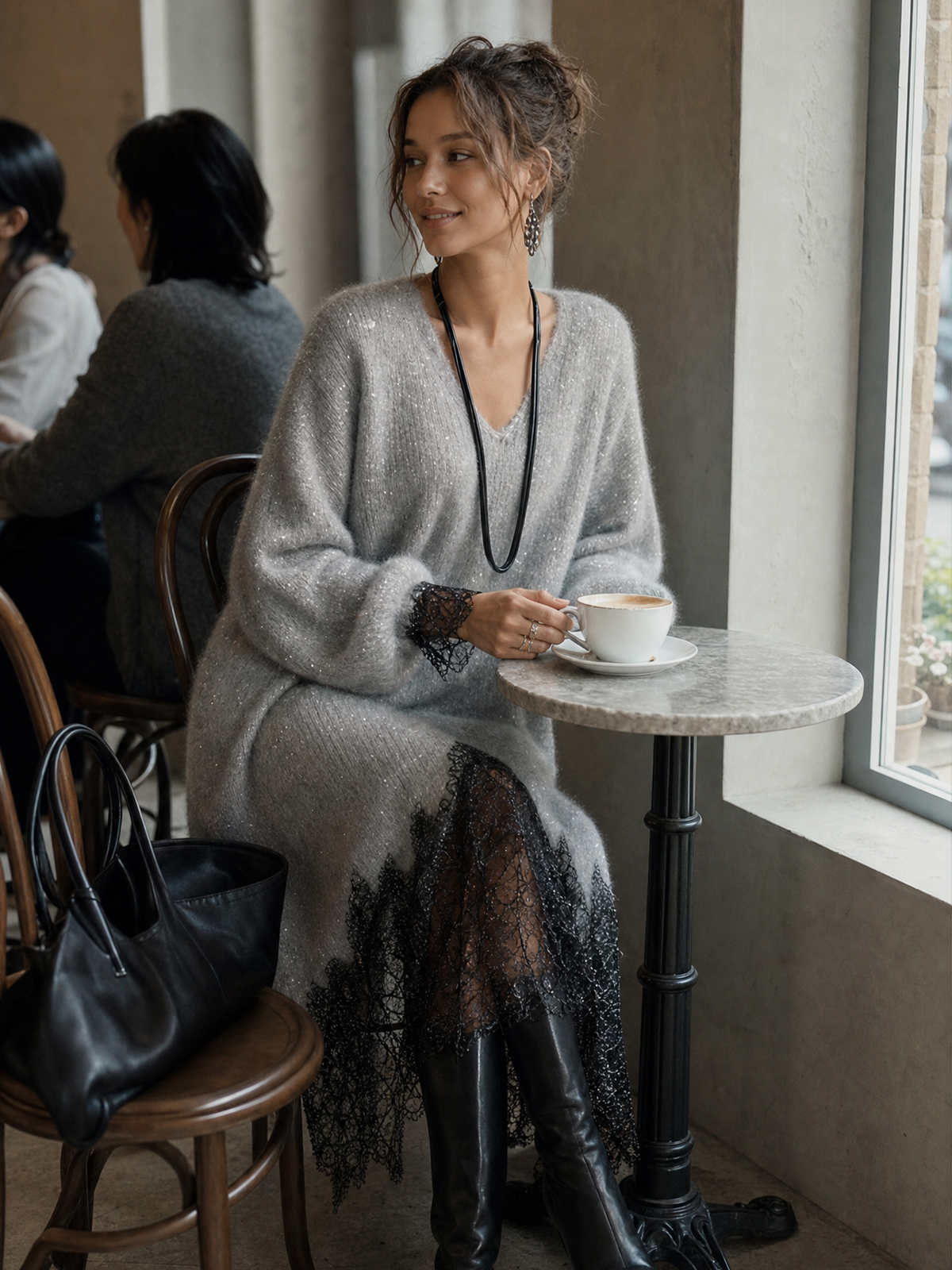 Colette | Robe Midi Grise en Maille à Ourlet en Dentelle