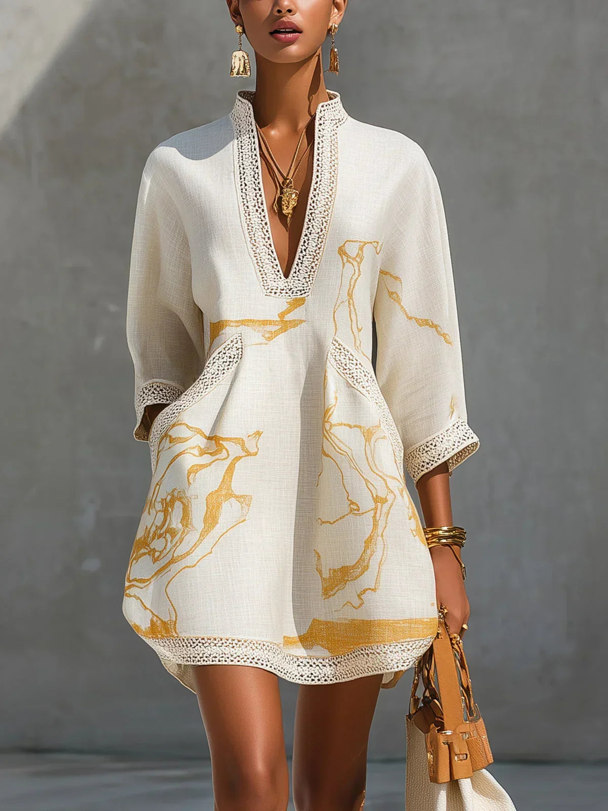 Domitille | Mini Robe Noire Imprimé Marbre Doré et Dentelle Crochet