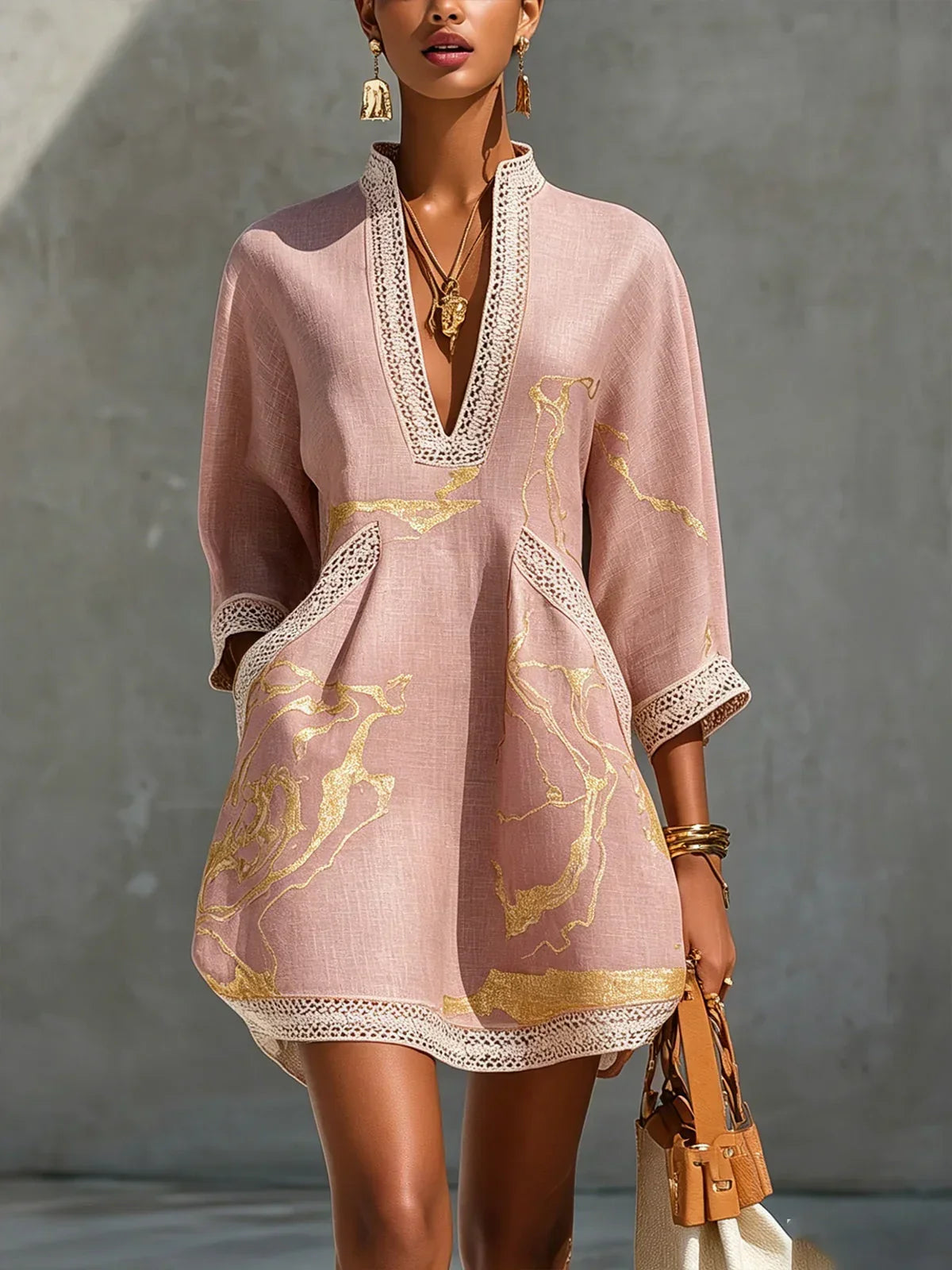 Domitille | Mini Robe Noire Imprimé Marbre Doré et Dentelle Crochet