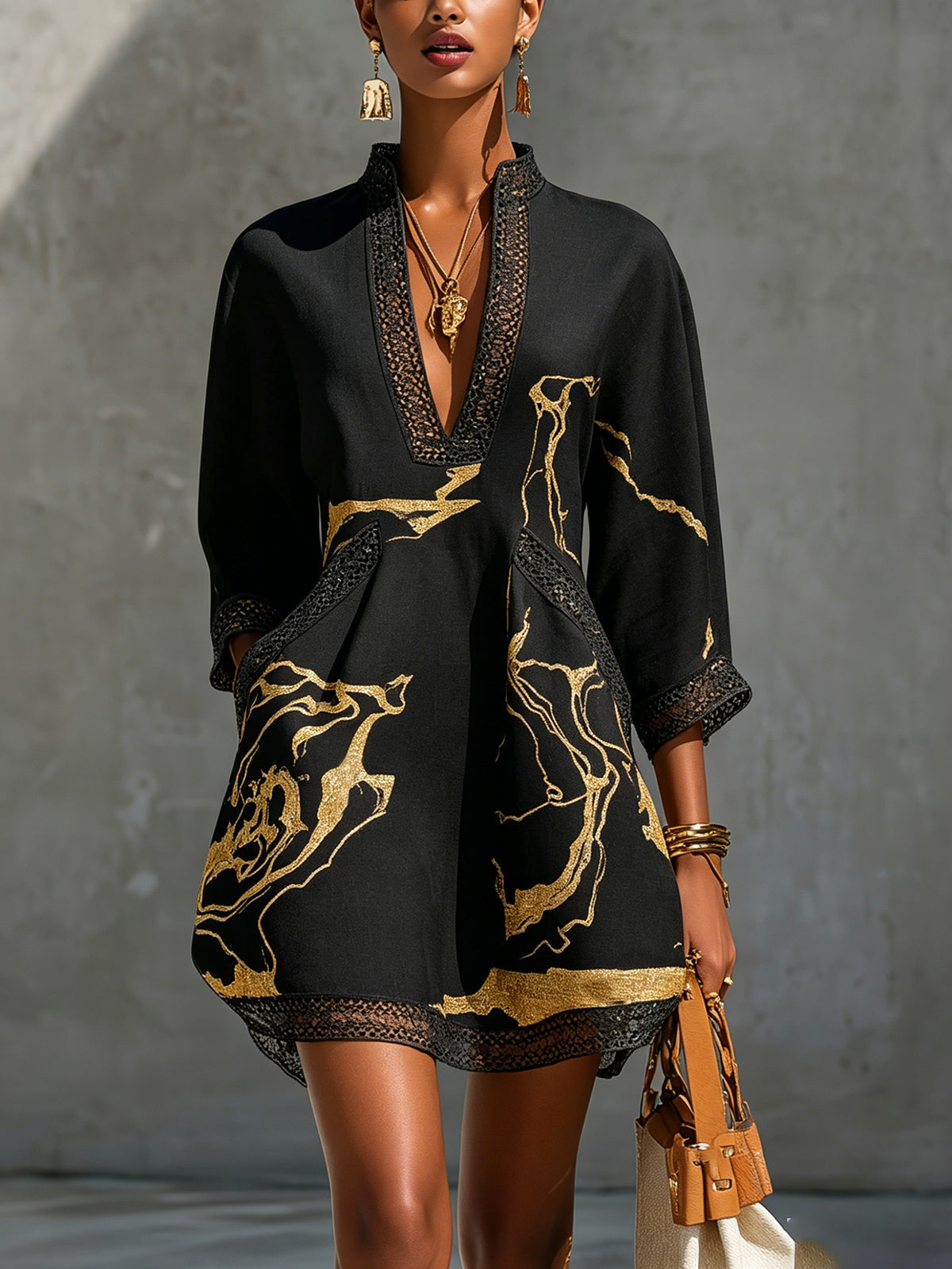 Domitille | Mini Robe Noire Imprimé Marbre Doré et Dentelle Crochet